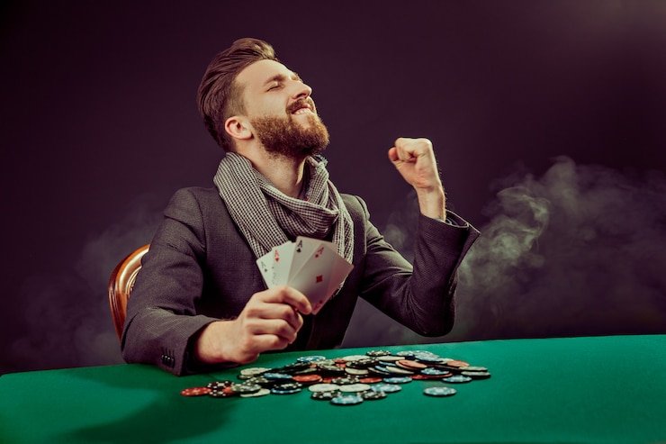 Kartu bermain high-value dalam Three Card Poker